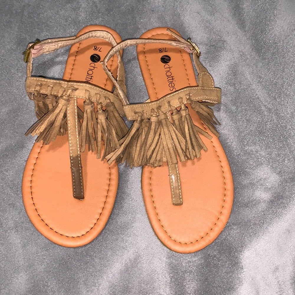 Chatties size 7/8 tan sandals with cute tassels